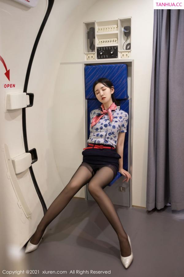 沈梦瑶  空乘女神沈梦瑶 真实的客机场景第9张图片